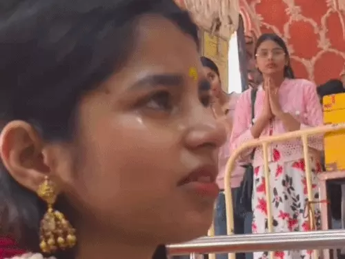 Singer-Politician Maithili Thakur Gets Emotional While Singing Bhajan at Jaipur’s Govind Dev Ji Temple