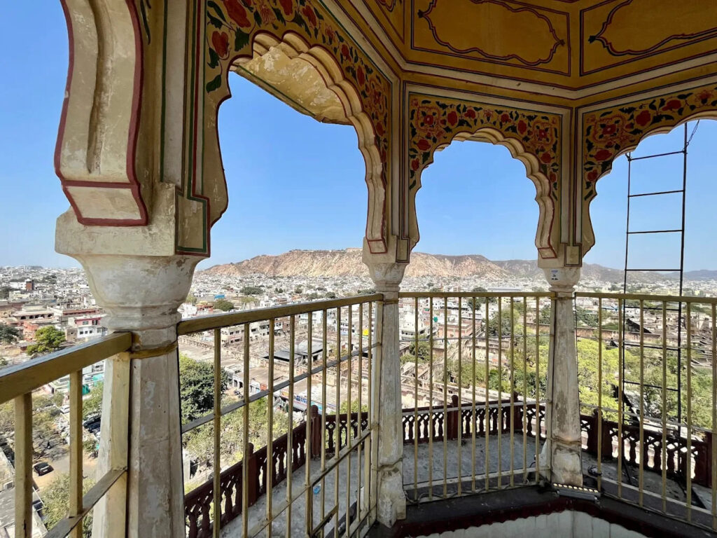Isarlat Sargasooli Jaipur