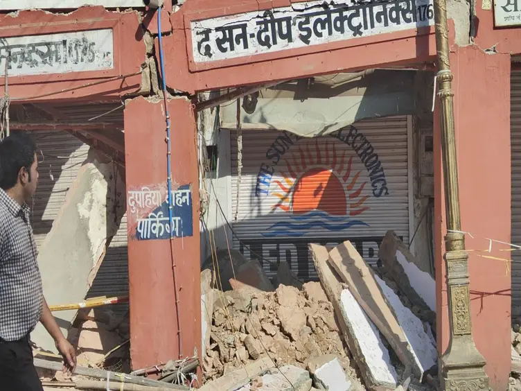Three Shop Roofs Collapse in Jaipur’s Nehru Market